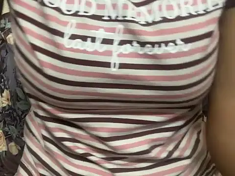 Snapshot of _FluffyHxney_ chatting on 12/13/24, 06:53 FluffyHxney online show from 12/13/24, 06:53