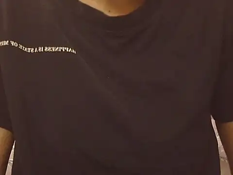 Snapshot of _FluffyHxney_ chatting on 11/04/25, 08:08 FluffyHxney online show from 11/04/25, 08:08