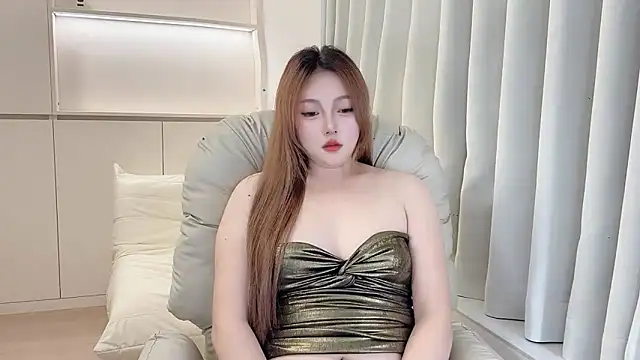 Snapshot of Kulomiyee_koi chatting on 12/24/24, 05:23 Kulomiyee koi online show from 12/24/24, 05:23