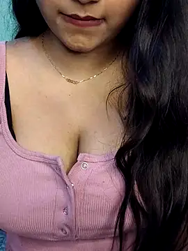 Ishaani 0 online show from 02/17/26, 04:35