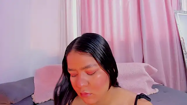 Snapshot of HayamiKioto chatting on 11/11/25, 01:11 HayamiKioto online show from 11/11/25, 01:11