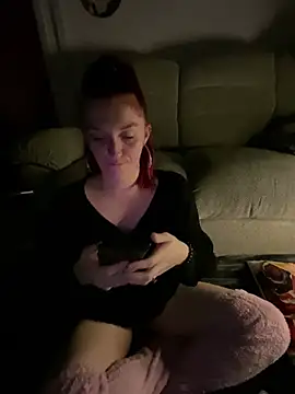 Snapshot of Stoner_BarbieXX chatting on 12/21/24, 10:19 Stoner BarbieXX online show from 12/21/24, 10:19