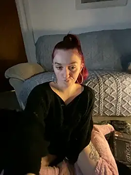 Snapshot of Stoner_BarbieXX chatting on 12/27/24, 10:37 Stoner BarbieXX online show from 12/27/24, 10:37