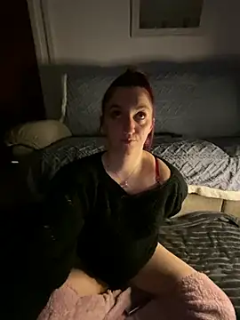 Snapshot of Stoner_BarbieXX chatting on 02/14/25, 10:47 Stoner BarbieXX online show from 02/14/25, 10:47