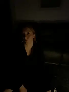 Snapshot of Stoner_BarbieXX chatting on 11/15/25, 11:10 Stoner BarbieXX online show from 11/15/25, 11:10