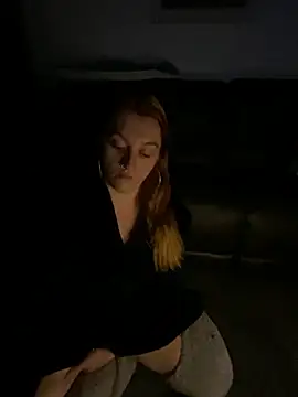 Snapshot of Stoner_BarbieXX chatting on 11/16/25, 10:48 Stoner BarbieXX online show from 11/16/25, 10:48