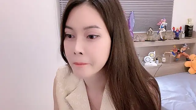 Zozo qq online show from 10/23/25, 01:10