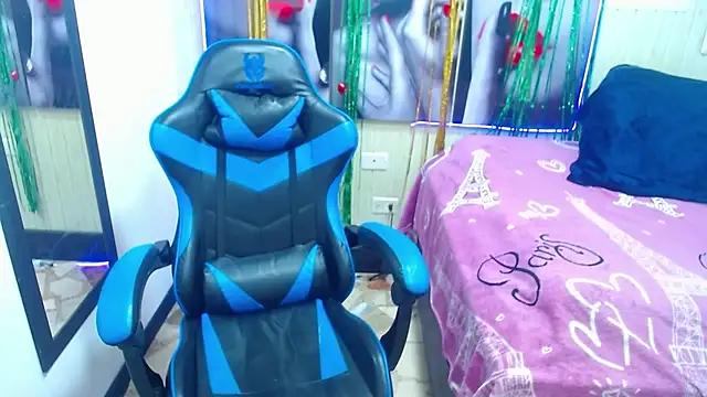 zoe connor19 online show from 03/23/25, 12:26