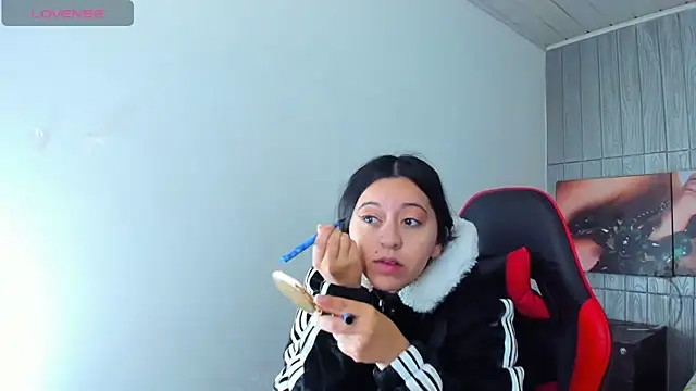 zoe connor19 online show from 04/05/26, 12:02