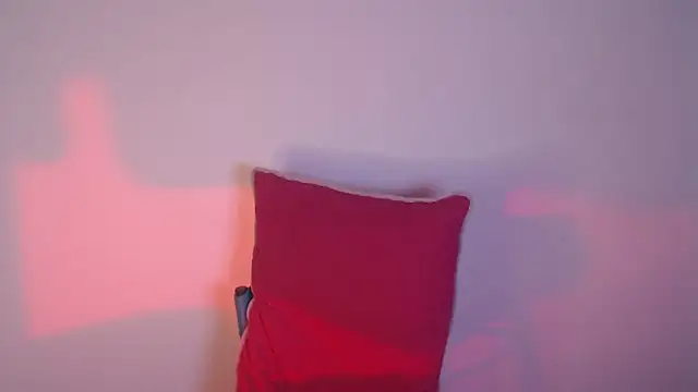 Snapshot of Little_aphrodite chatting on 09/15/25, 04:12 Little aphrodite online show from 09/15/25, 04:12