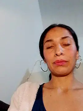 chloewildd  online show from 12/01/24, 10:10