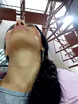 chloewildd  online show from 03/12/25, 10:39