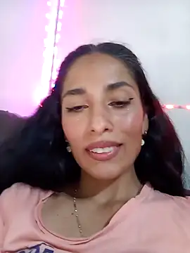 chloewildd  online show from 11/08/25, 11:47