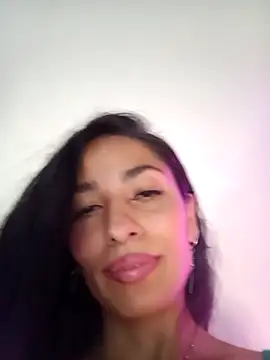 Snapshot of chloewildd_ chatting on 03/13/26, 10:05 chloewildd online show from 03/13/26, 10:05