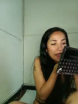 Snapshot of chloewildd_ chatting on 03/14/26, 10:15 chloewildd online show from 03/14/26, 10:15
