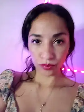 Snapshot of chloewildd_ chatting on 04/08/26, 10:32 chloewildd online show from 04/08/26, 10:32