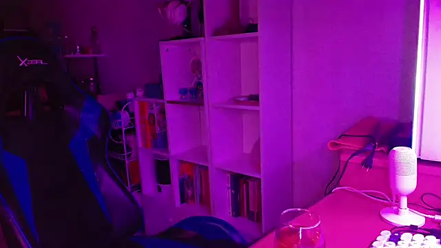 Snapshot of DirtyDi97 chatting on 02/17/26, 01:02 DirtyDi97 online show from 02/17/26, 01:02