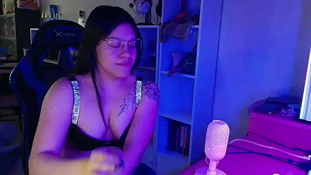 Snapshot of DirtyDi97 chatting on 02/23/26, 03:31 DirtyDi97 online show from 02/23/26, 03:31