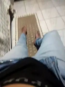 gatmoreno1 online show from 10/28/25, 09:17