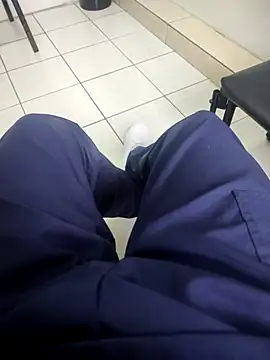 gatmoreno1 online show from 10/31/25, 02:40