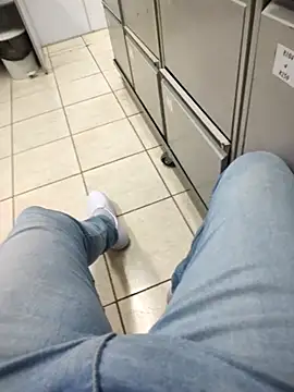 gatmoreno1 online show from 11/01/25, 11:23