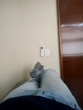 gatmoreno1 online show from 12/17/25, 03:18