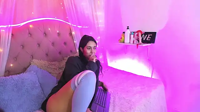  Mia  9 online show from 02/22/25, 11:57
