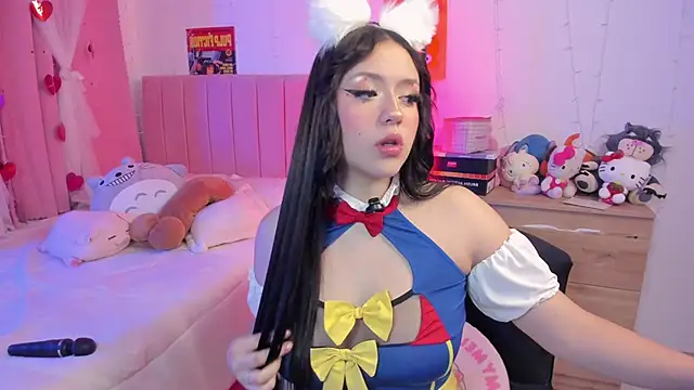 Snapshot of p3ach1 chatting on 10/12/25, 03:05 p3ach1 online show from 10/12/25, 03:05