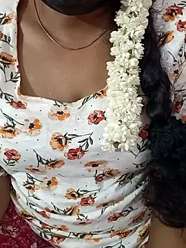 Snapshot of tamil-varshu chatting on 12/03/24, 07:00 tamil-varshu online show from 12/03/24, 07:00