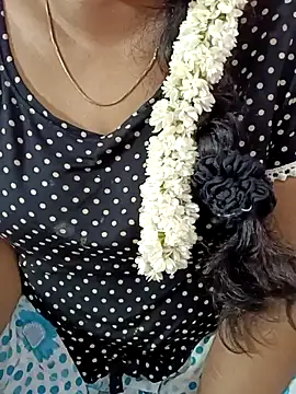 Snapshot of tamil-varshu chatting on 12/04/24, 06:28 tamil-varshu online show from 12/04/24, 06:28