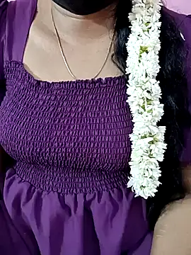 Snapshot of tamil-varshu chatting on 12/06/24, 06:28 tamil-varshu online show from 12/06/24, 06:28