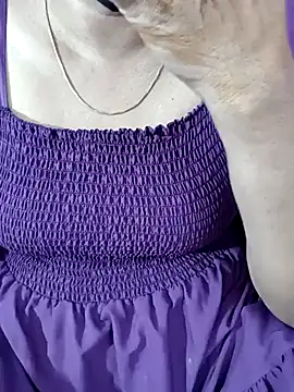 Snapshot of tamil-varshu chatting on 12/13/24, 03:21 tamil-varshu online show from 12/13/24, 03:21