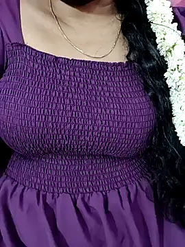 Snapshot of tamil-varshu chatting on 12/15/24, 06:48 tamil-varshu online show from 12/15/24, 06:48