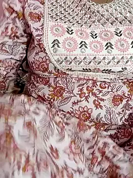 Snapshot of tamil-varshu chatting on 12/31/24, 09:39 tamil-varshu online show from 12/31/24, 09:39