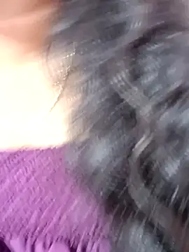 Snapshot of tamil-varshu chatting on 01/04/25, 07:34 tamil-varshu online show from 01/04/25, 07:34