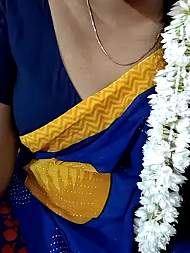 Snapshot of tamil-varshu chatting on 01/05/25, 02:52 tamil-varshu online show from 01/05/25, 02:52