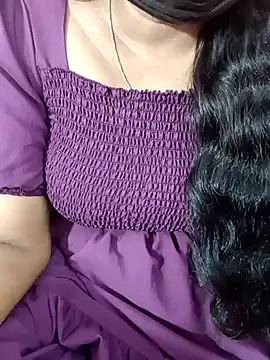 Snapshot of tamil-varshu chatting on 01/12/25, 05:33 tamil-varshu online show from 01/12/25, 05:33