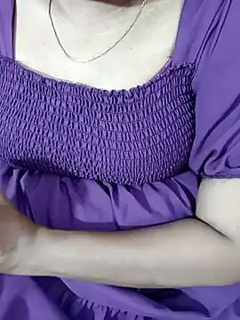 Snapshot of tamil-varshu chatting on 01/26/25, 04:09 tamil-varshu online show from 01/26/25, 04:09