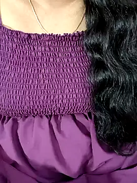 Snapshot of tamil-varshu chatting on 01/26/25, 07:09 tamil-varshu online show from 01/26/25, 07:09