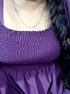 Snapshot of tamil-varshu chatting on 01/29/25, 03:58 tamil-varshu online show from 01/29/25, 03:58