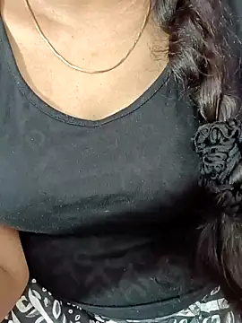 Snapshot of tamil-varshu chatting on 02/01/25, 05:58 tamil-varshu online show from 02/01/25, 05:58