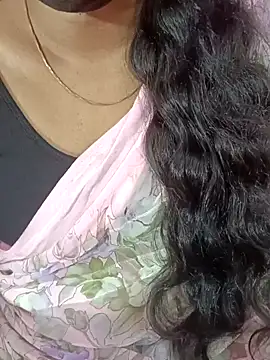 Snapshot of tamil-varshu chatting on 02/02/25, 05:48 tamil-varshu online show from 02/02/25, 05:48