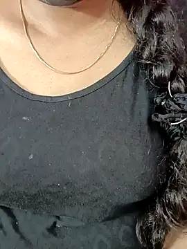 Snapshot of tamil-varshu chatting on 02/05/25, 07:53 tamil-varshu online show from 02/05/25, 07:53