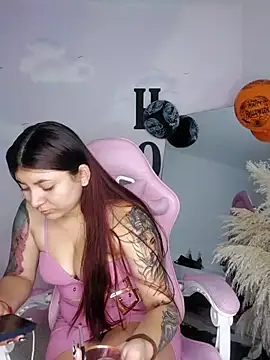 carolayrosse online show from 10/30/25, 04:03