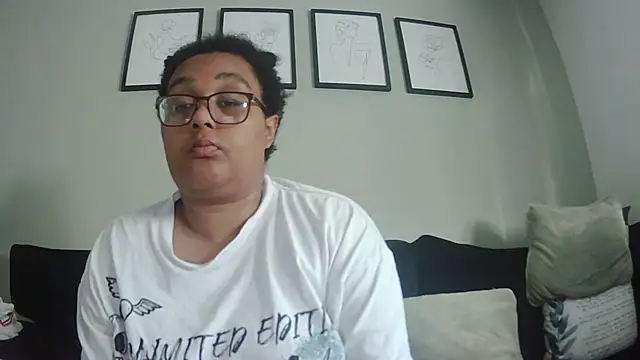 Snapshot of vanilla_chocolate23 chatting on 09/15/25, 08:03 vanilla chocolate23 online show from 09/15/25, 08:03