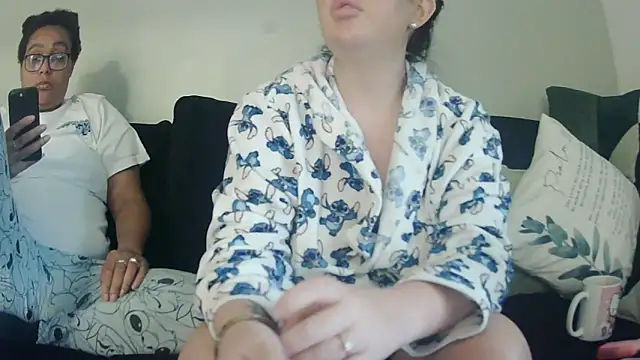 Snapshot of vanilla_chocolate23 chatting on 09/18/25, 07:32 vanilla chocolate23 online show from 09/18/25, 07:32