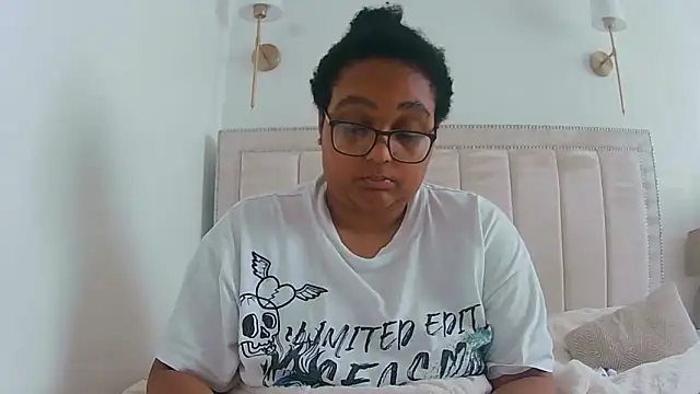 Snapshot of vanilla_chocolate23 chatting on 09/20/25, 11:11 vanilla chocolate23 online show from 09/20/25, 11:11