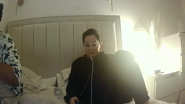 Snapshot of vanilla_chocolate23 chatting on 10/13/25, 06:52 vanilla chocolate23 online show from 10/13/25, 06:52