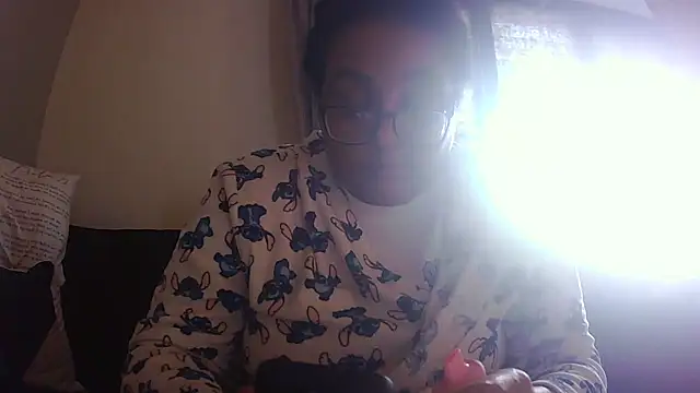 Snapshot of vanilla_chocolate23 chatting on 12/14/25, 12:10 vanilla chocolate23 online show from 12/14/25, 12:10