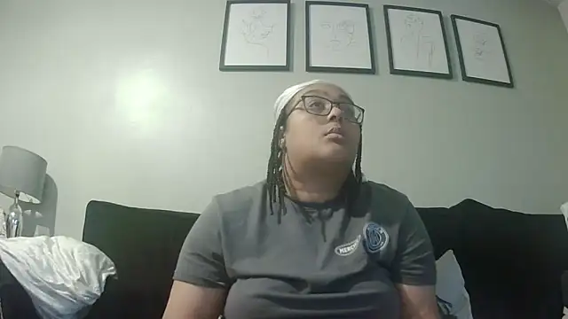 vanilla chocolate23 online show from 12/19/25, 08:43